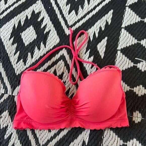 Victoria's Secret Other - Victoria's Secret Pink Scalloped Bikini Top   E